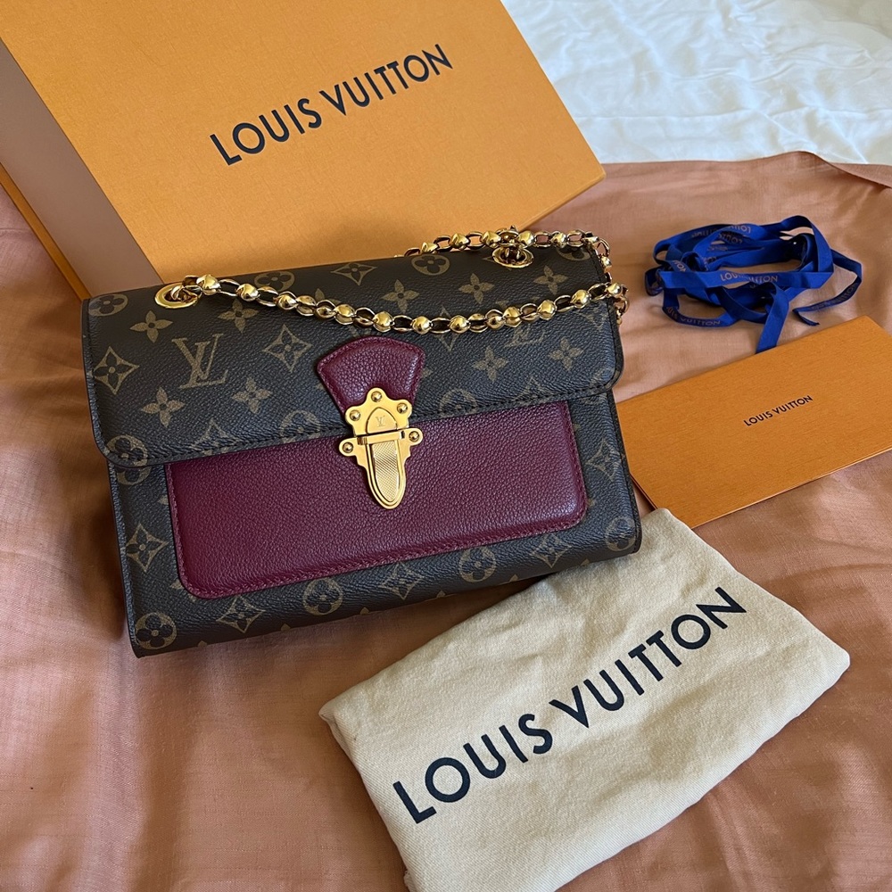 Louis Vuitton Victoire Raisin crossbody Shoulder bag